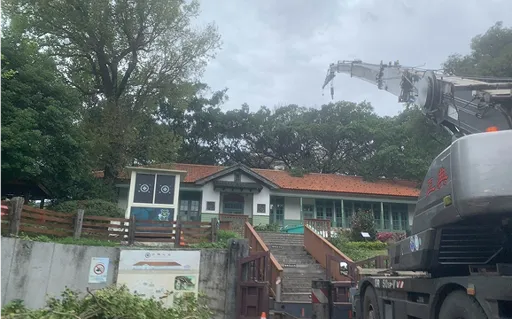 菖曜園藝高空作業（困難位置樹木修剪）實例